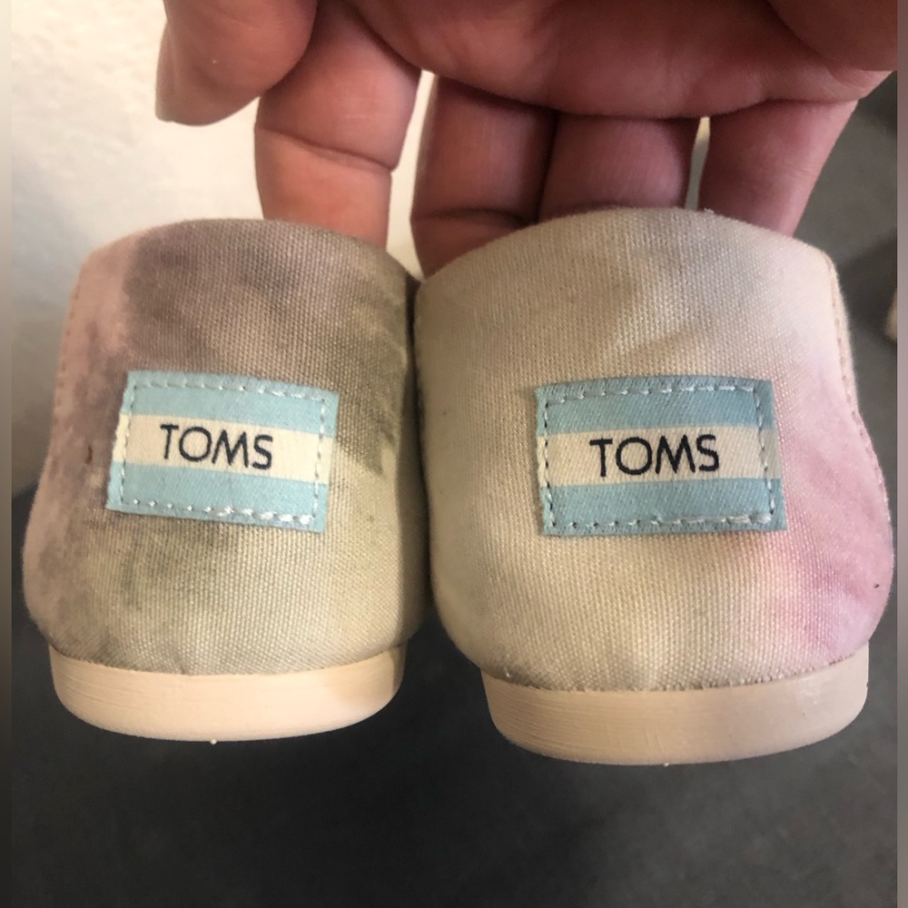 TOMS Tie Dye Pink Gray Slip-on EUC Alpargata comfort Better as Narrow 8.5 or 8 - Picture 6 of 8